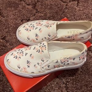 New Guess floral Sneakers